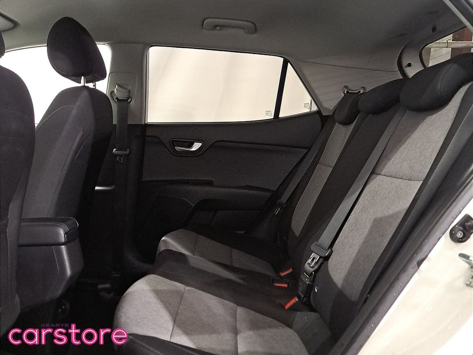 2018 Kia Stonic - image 10