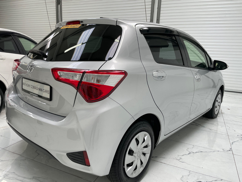2019 Toyota Yaris - image 5
