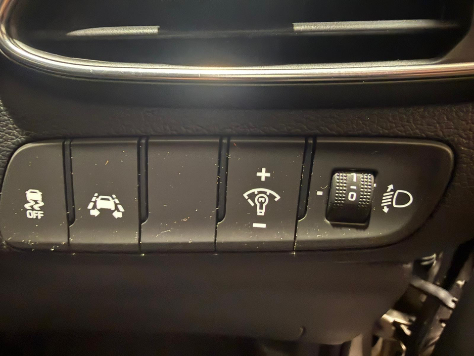 2018 Hyundai i30 - image 18