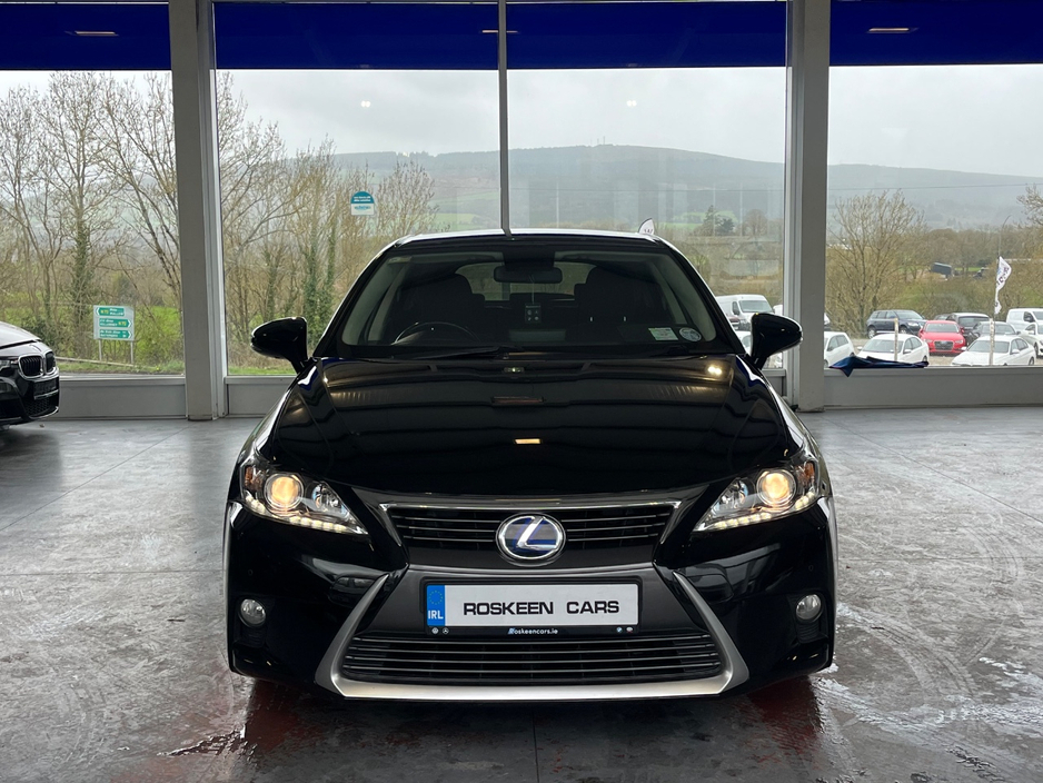 2015 Lexus CT 200 h - image 2