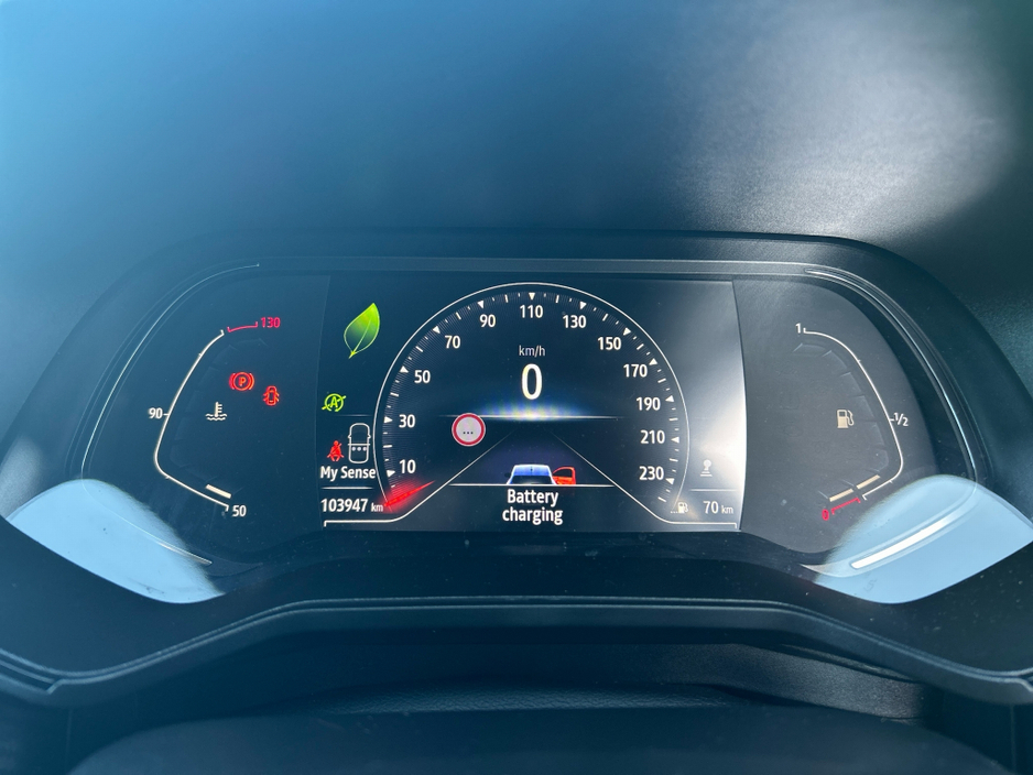 2022 Renault Clio - image 7