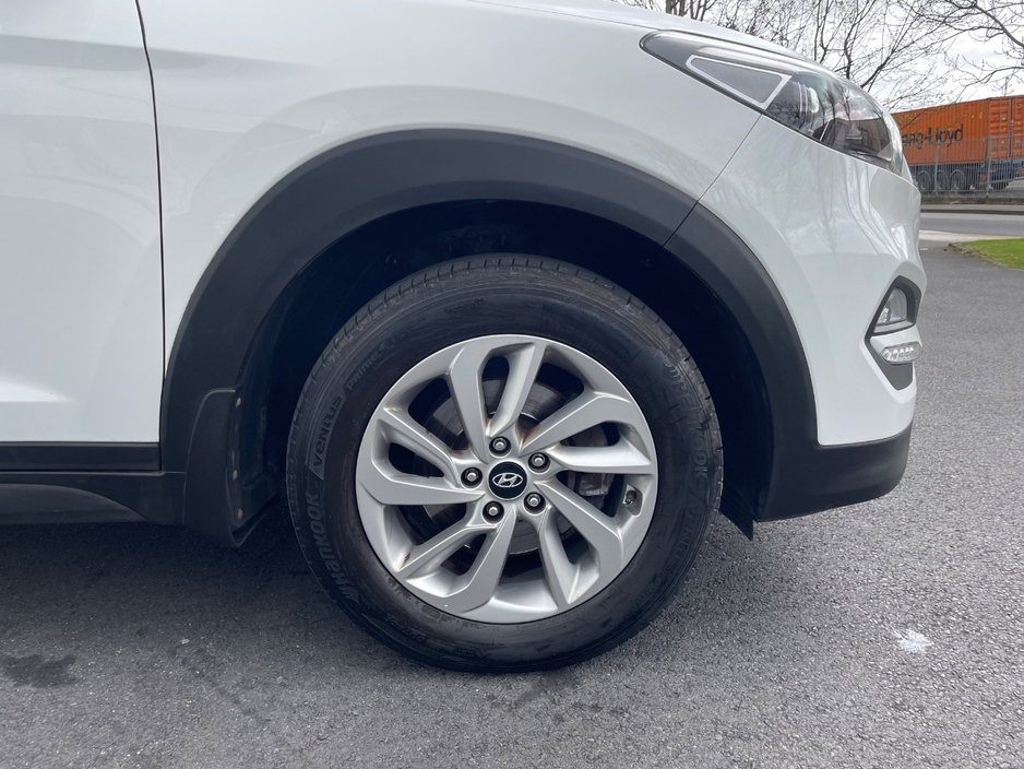 2018 Hyundai Tucson - image 2