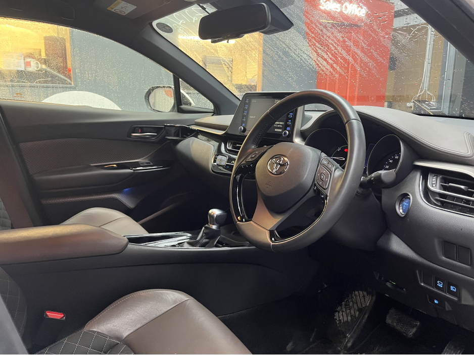 2020 Toyota C-HR €21950 2020 TOYOTA C-HR G 1.8 AUTOMATIC / REVERSE CAMERA / HEATED SEATS / CRUISE CONTROL €21,950