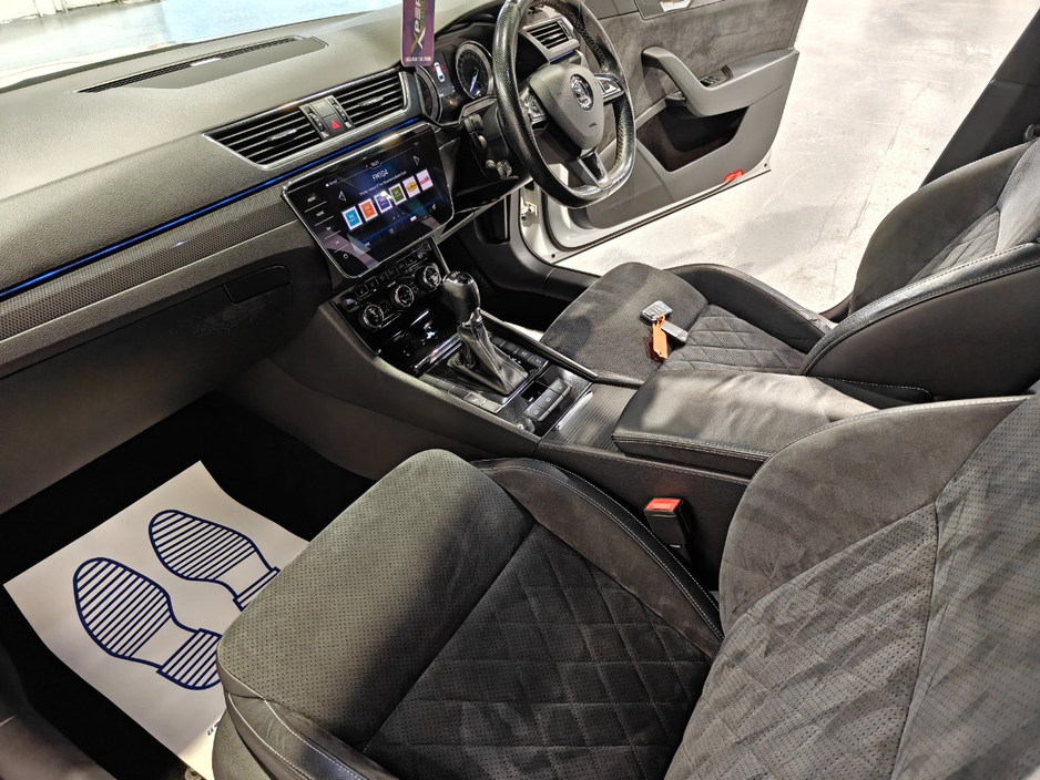 2018 Skoda Superb - image 20