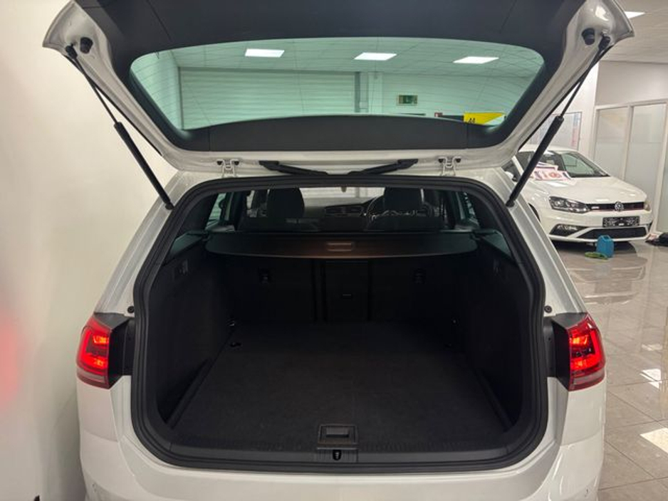 2015 Volkswagen Golf  €13,995