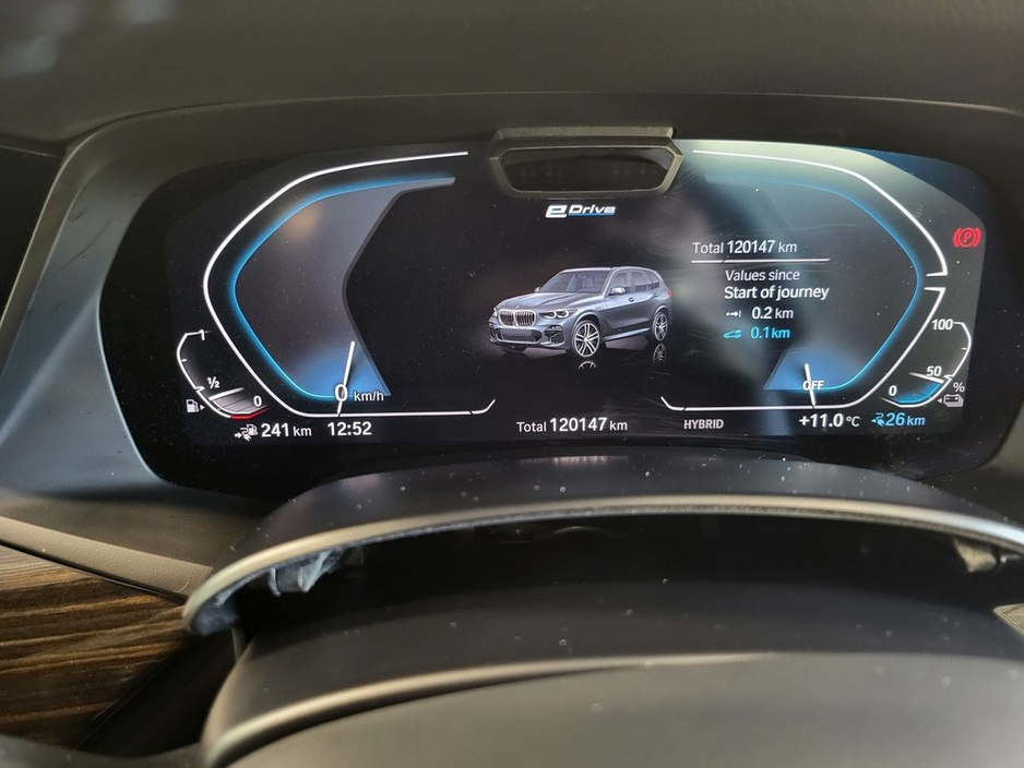 2021 BMW X5 - image 9