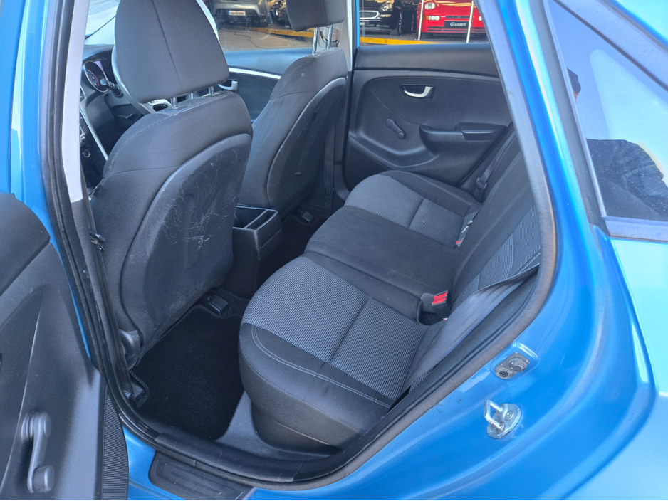 2012 Hyundai i30 - image 6