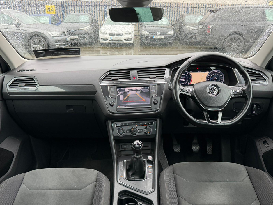 2017 Volkswagen Tiguan - image 22