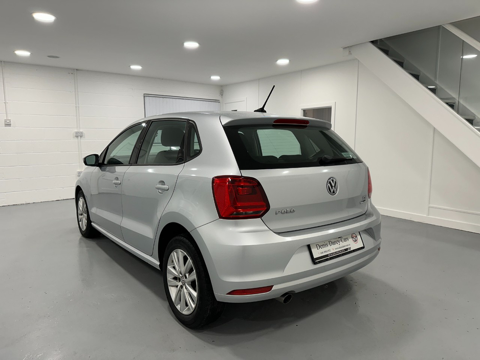 2016 Volkswagen Polo - image 11