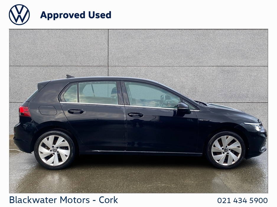 2022 Volkswagen Golf - image 6