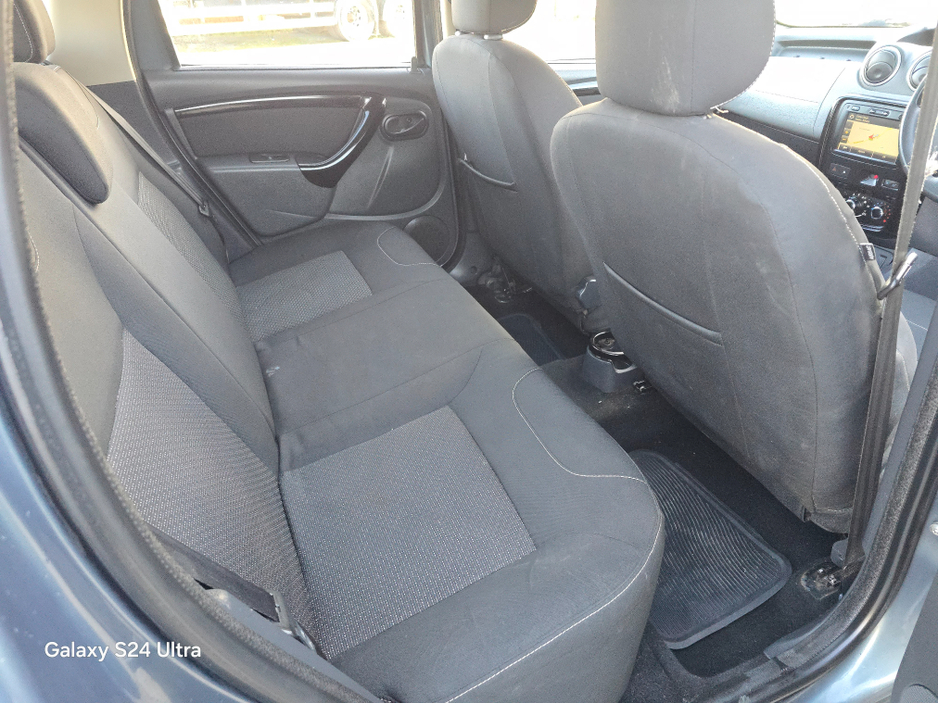 2014 Dacia Duster - image 12
