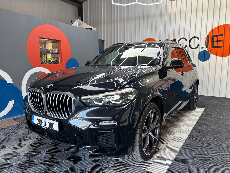 2020 BMW X5 - image 9