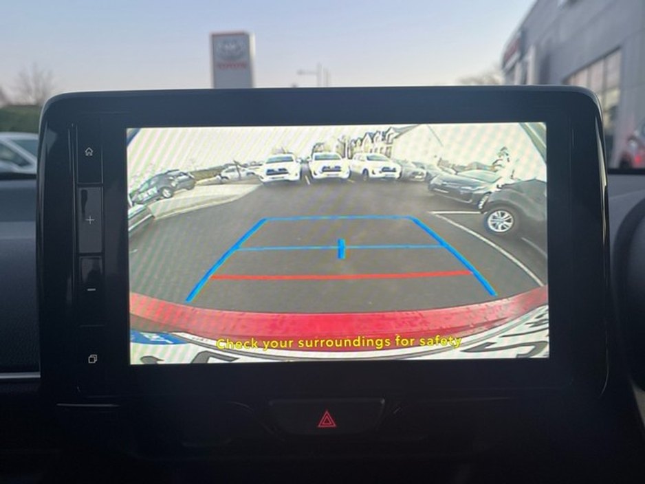 2024 Toyota Yaris YARIS HYBRID 1.5 LUNA €25,444