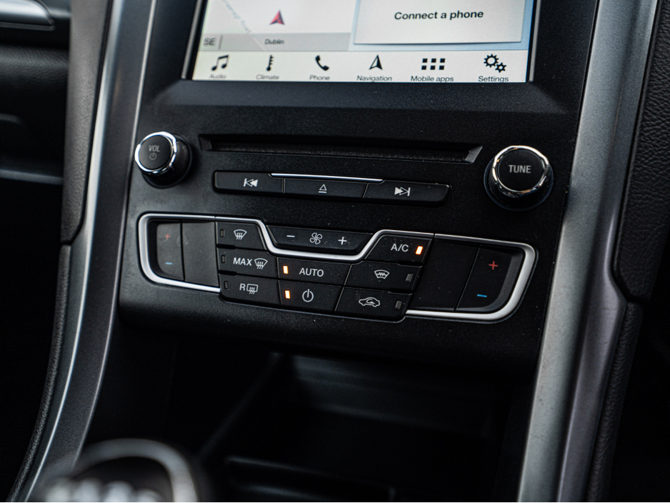 2017 Ford Mondeo 2017 Mondeo 2.0d TITANIUM/High spec/1yr warranty €15,888