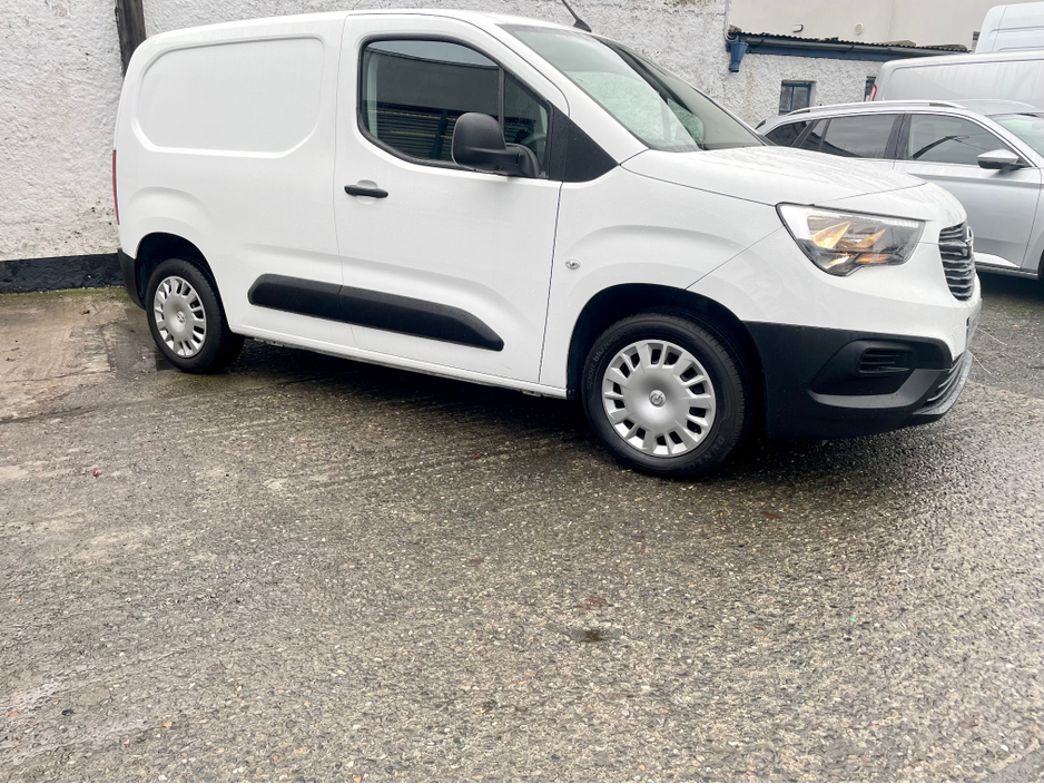2022 Opel Combo L1H1 1.5 CDTI 100PS DIESEL 6SPEED MANUAL MY22 SWB €13,000