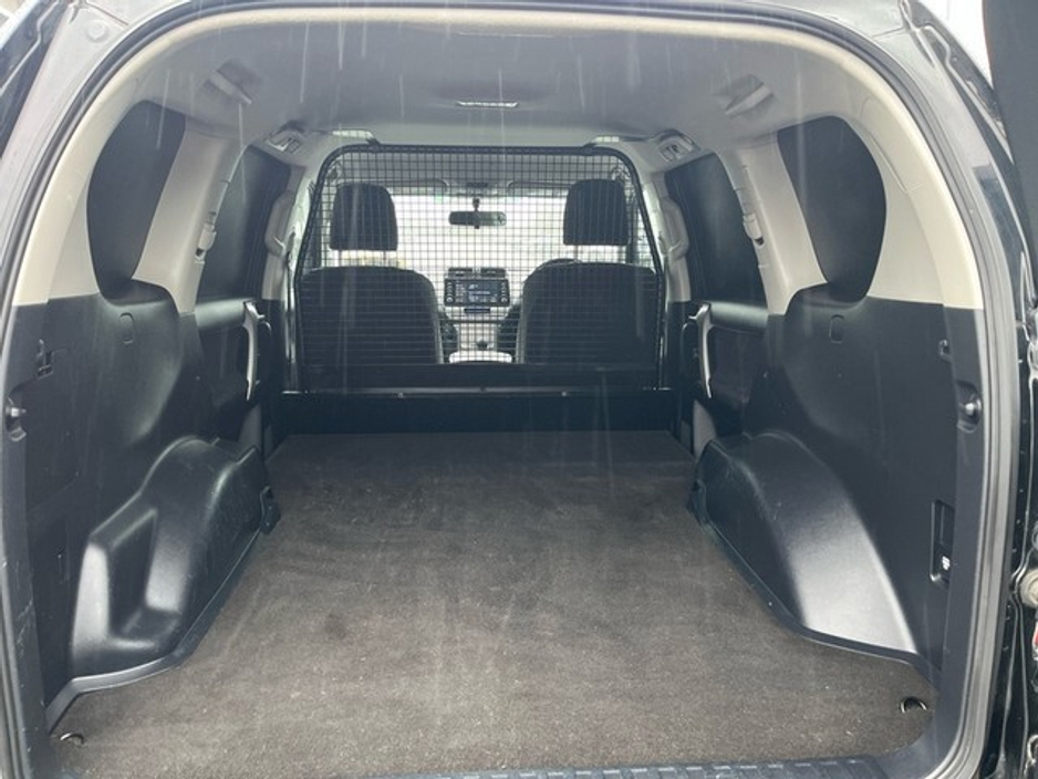 2021 Toyota Landcruiser - image 10