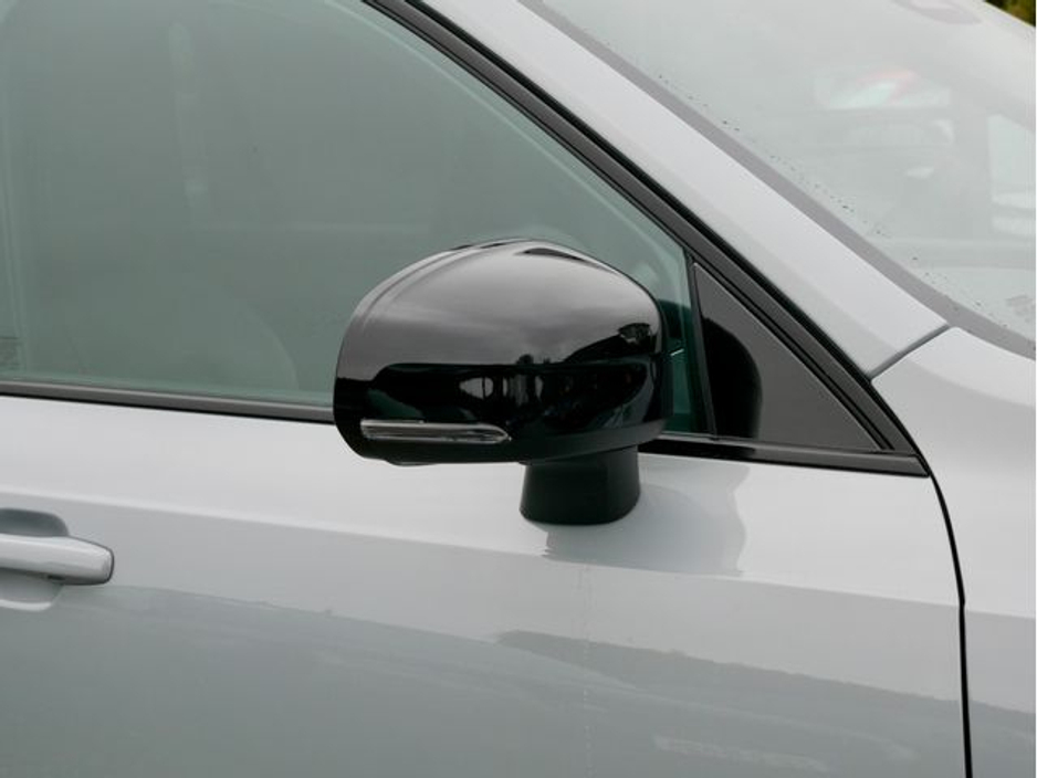 2026 Volvo XC90 - image 9