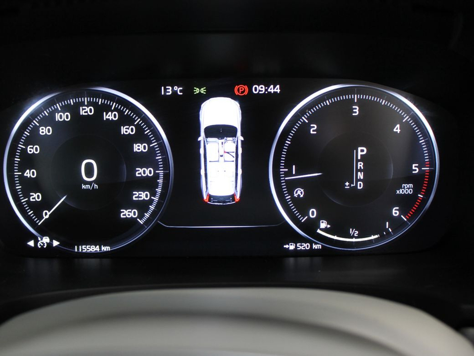 2020 Volvo V90 - image 17