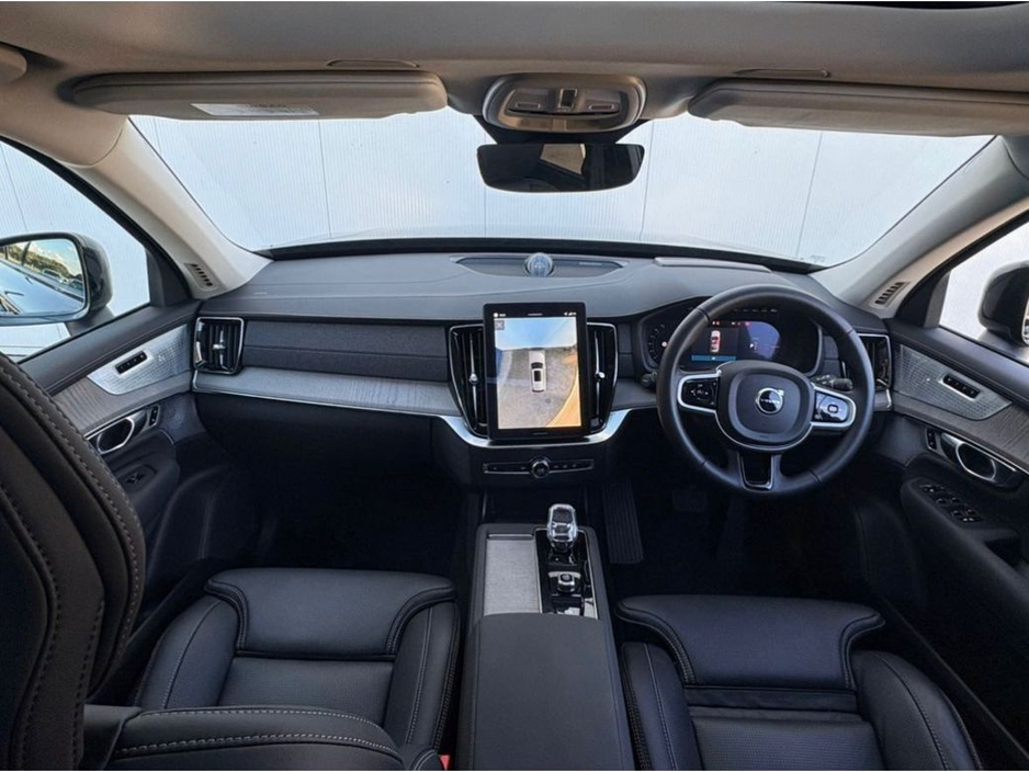 2025 Volvo XC90 T8 ULTRA DARK AWD