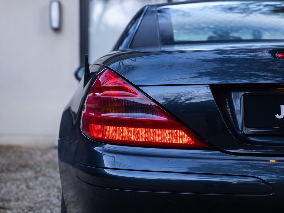 2003 Mercedes-Benz SL Class - image 12