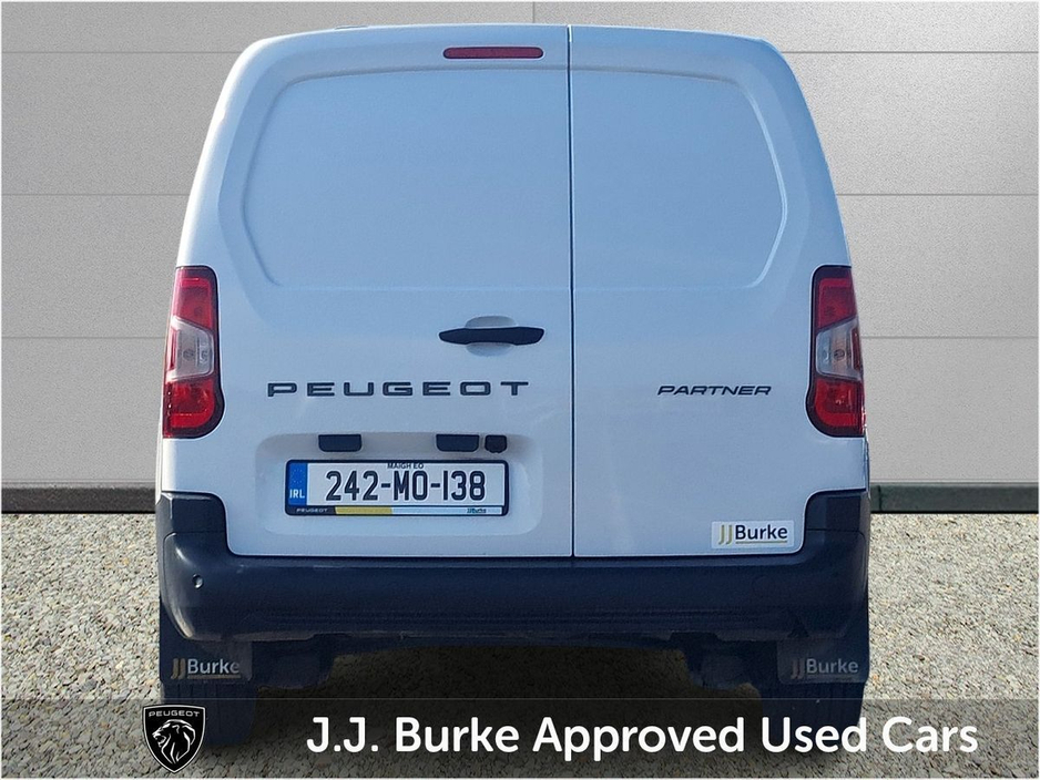 2024 Peugeot Partner PARTNER PRO PLUS 1.5 HDI 100 1 €22,950