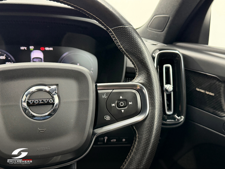 2020 Volvo XC40 - image 21