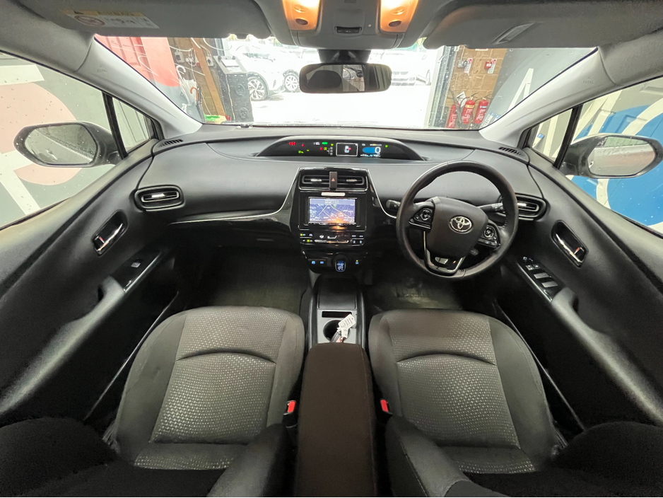 2022 Toyota Prius - image 13