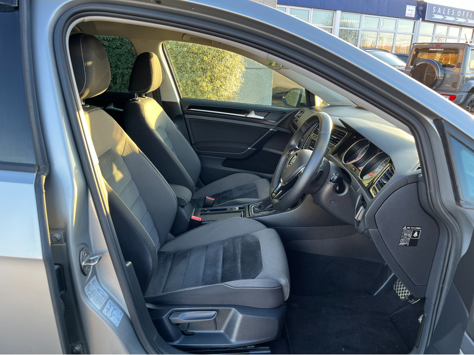 2016 Volkswagen Golf HIGHLINE AUTOMATIC 1.4 PETROL //KEYLESS ENTRY//REVERSE CAMERA//BLIND SPOT WARNING//ADAPTIVE CRUISE CONTROL// €15,950