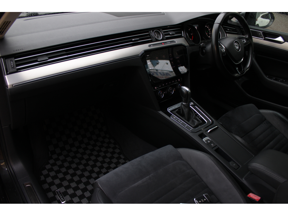 2018 Volkswagen Passat 2.0TDI 150BHP ELEGANCE EDITION 4DR SALOON // 1 OWNER IN IMMACULATE CONDITION // WELL WORTH VIEWING // BUY WITH CONFIDENCE AA AND SIMI APPROVED DEALER 2025 // FINANCE ARRANGED // TRADE INS WELCOME // €19,950