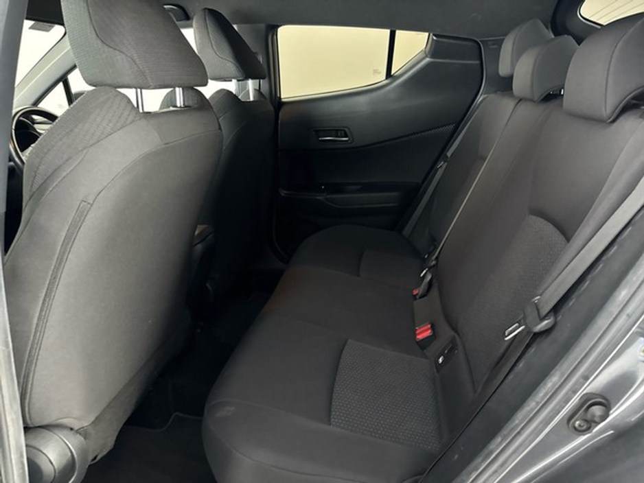2019 Toyota C-HR - image 7