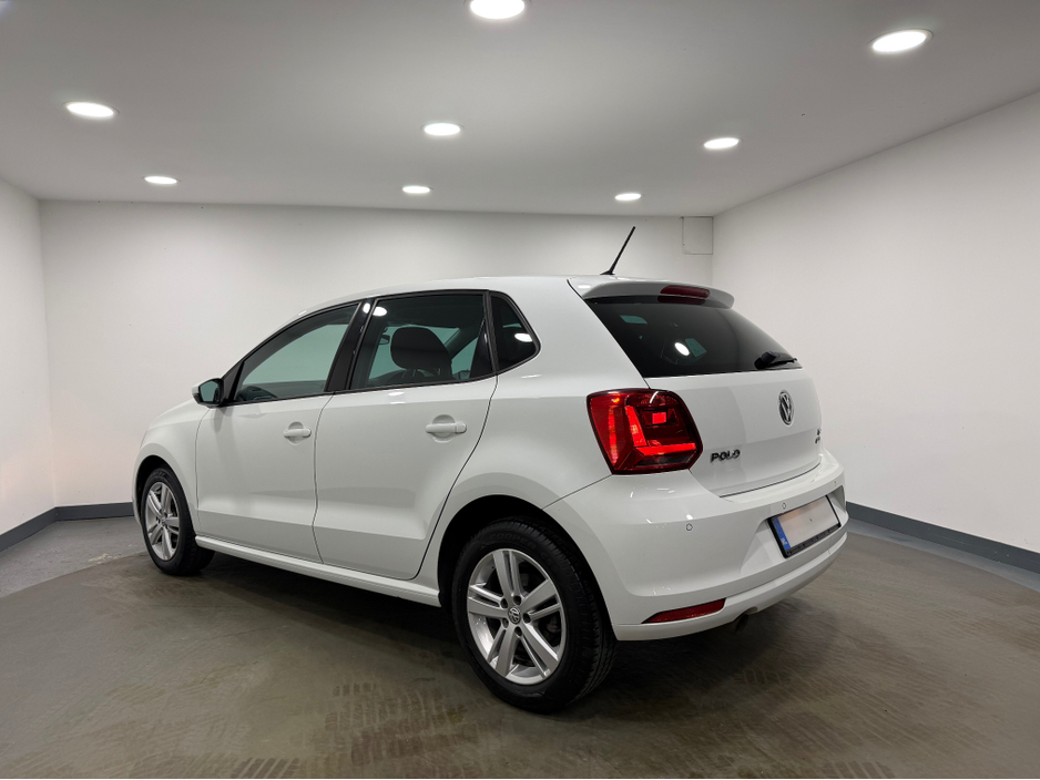 2017 Volkswagen Polo - image 7