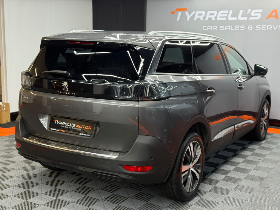 2022 Peugeot 5008 - image 6
