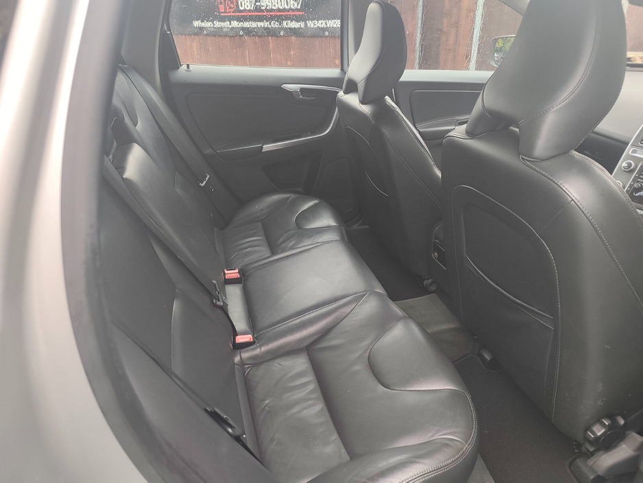 2016 Volvo XC60 D4 (190hp) FWD SE Geartronic €11,999