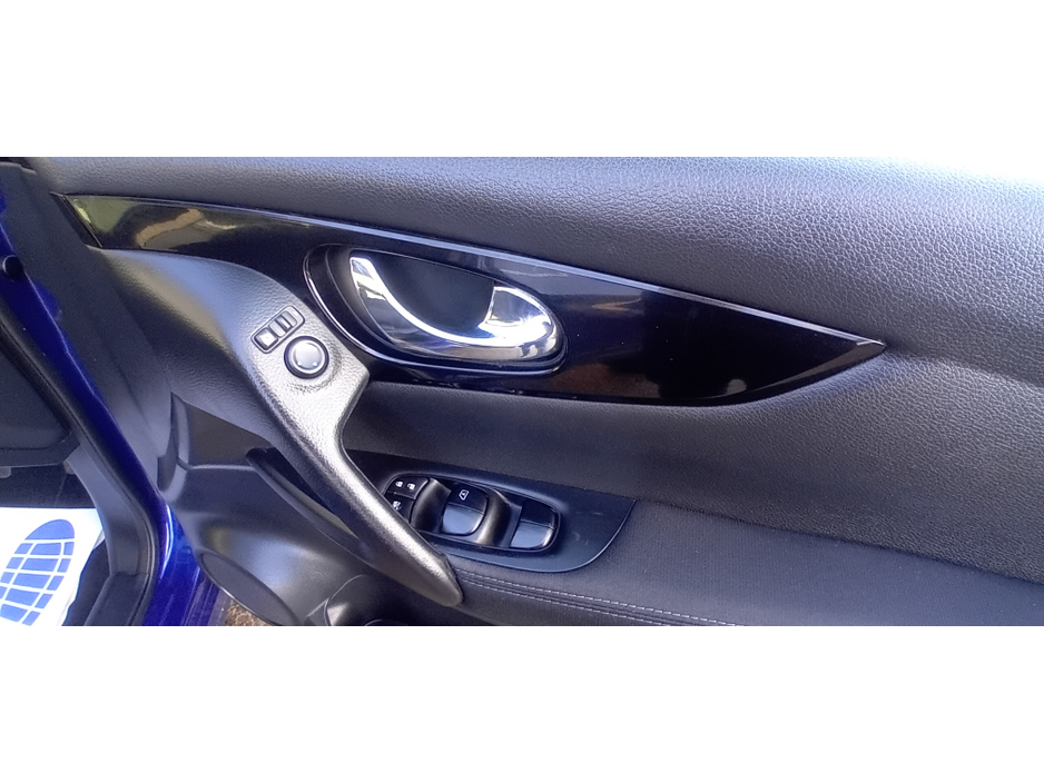 2015 Nissan Qashqai - image 11