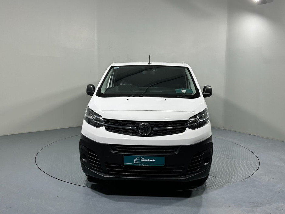 2020 Opel Vivaro LWB Twin Sliding Doors 1.5 Diesel €14,800