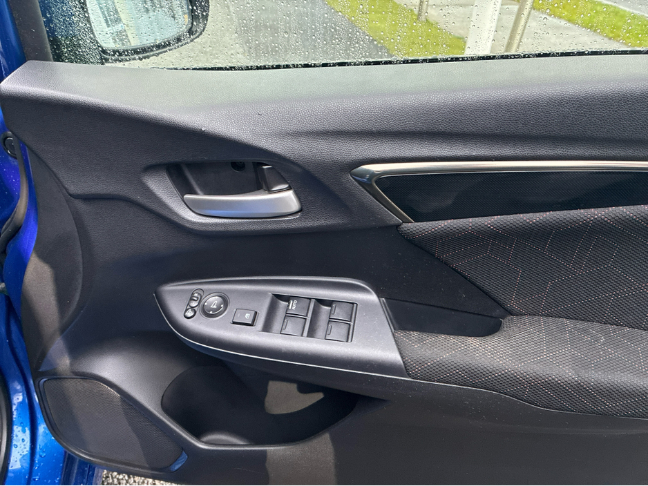 2014 Honda Fit 1.5L Petrol Hybrid Automatic €10,950