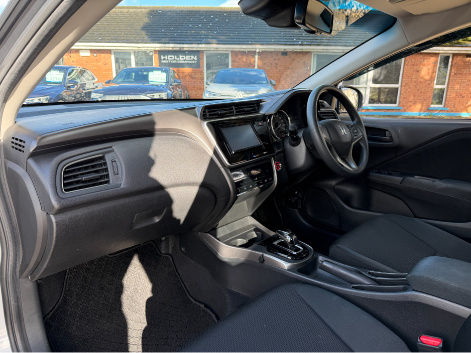 2020 Honda Grace - image 27