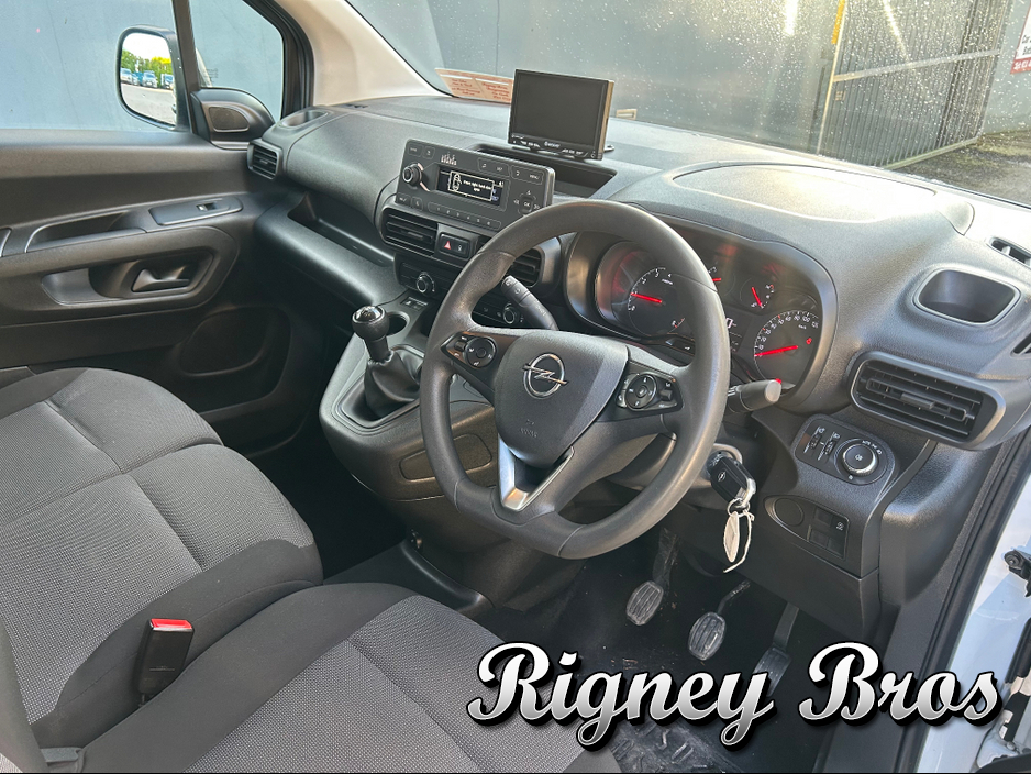 2021 Opel Combo L1H1-1.5 DIESEL  5DR