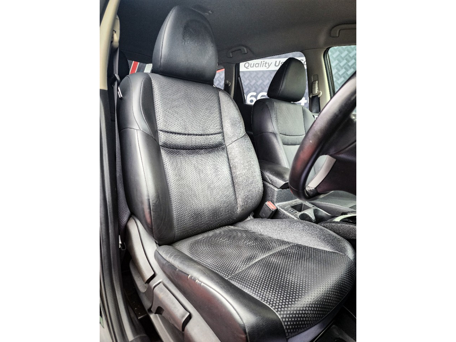 2015 Nissan X-Trail - image 24