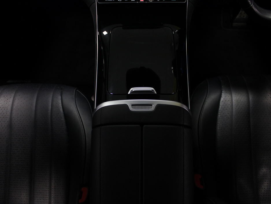 2023 Mercedes-Benz EQE 300 4DR AUTO €48,995