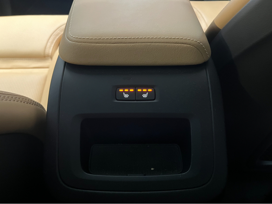 2023 Volvo XC60 €46950! 2023 VOLVO XC60 RECHARGE ULTIMATE T6 AWD PLUG 2.0 AUTOMATIC / CRUISE CONTROL /  ELECTRIC MEMORY & HEATED SEATS / 360° PARKING CAMERA / PANORAMIC SUNROOF / APPLE CARPLAY €46,950