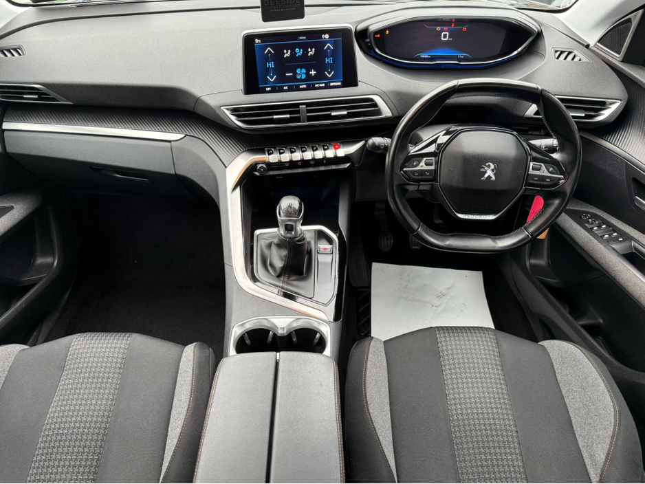2019 Peugeot 3008 - image 10