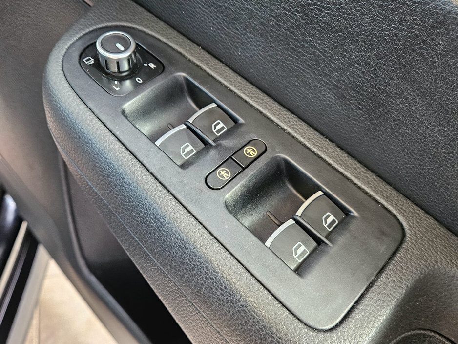 2013 Volkswagen Sharan - image 9