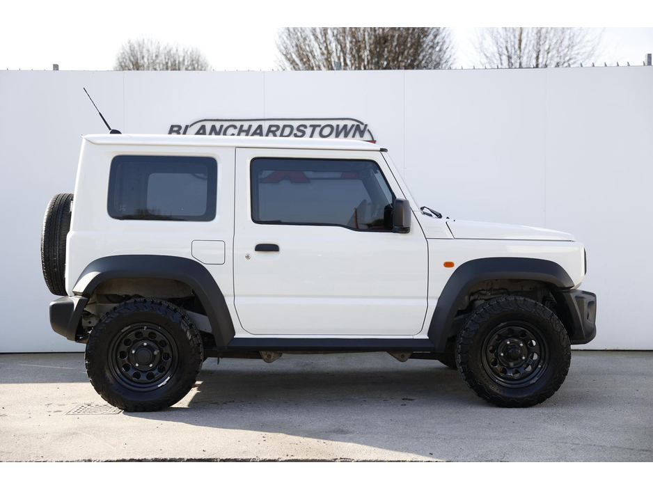 2023 Suzuki Jimny - image 2