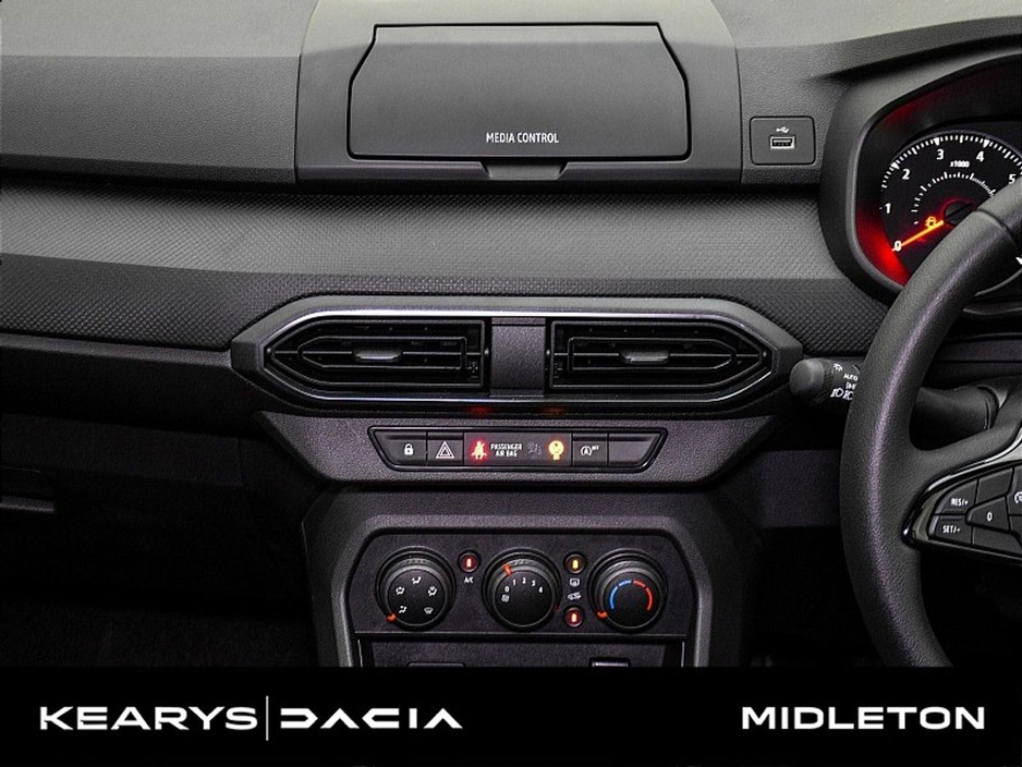 2021 Dacia Sandero - image 23