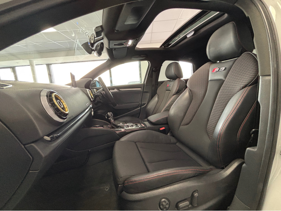 2015 Audi S3 - image 12