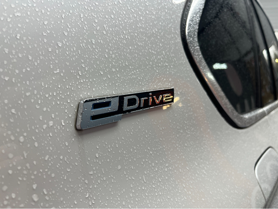 2016 BMW X5 - image 9