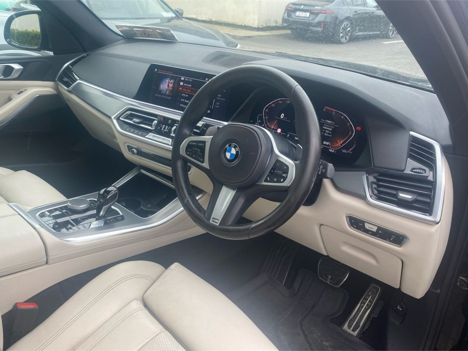 2019 BMW X5 - image 6