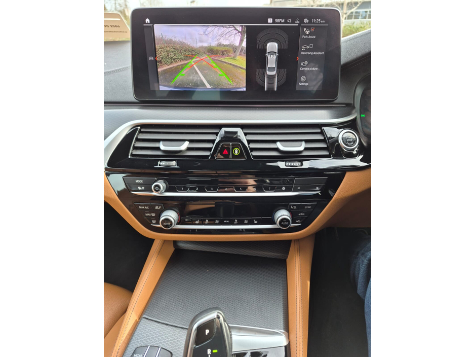 2022 BMW 5 Series - image 16