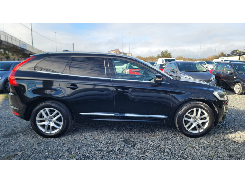 2016 Volvo XC60 - image 8